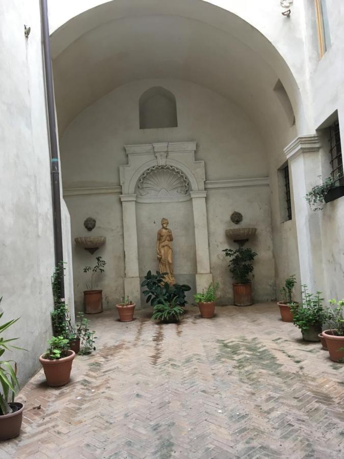Domus Next Campo De'Fiori With Thermal Shower Roma Exterior foto