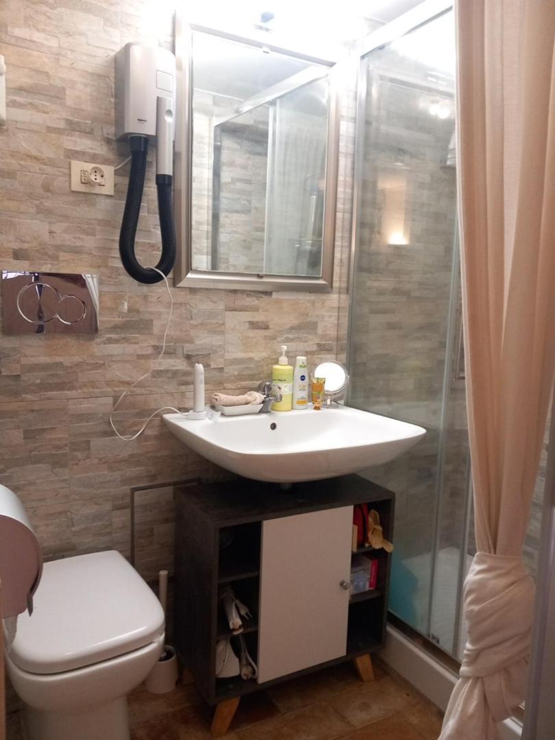 Domus Next Campo De'Fiori With Thermal Shower Roma Quarto foto